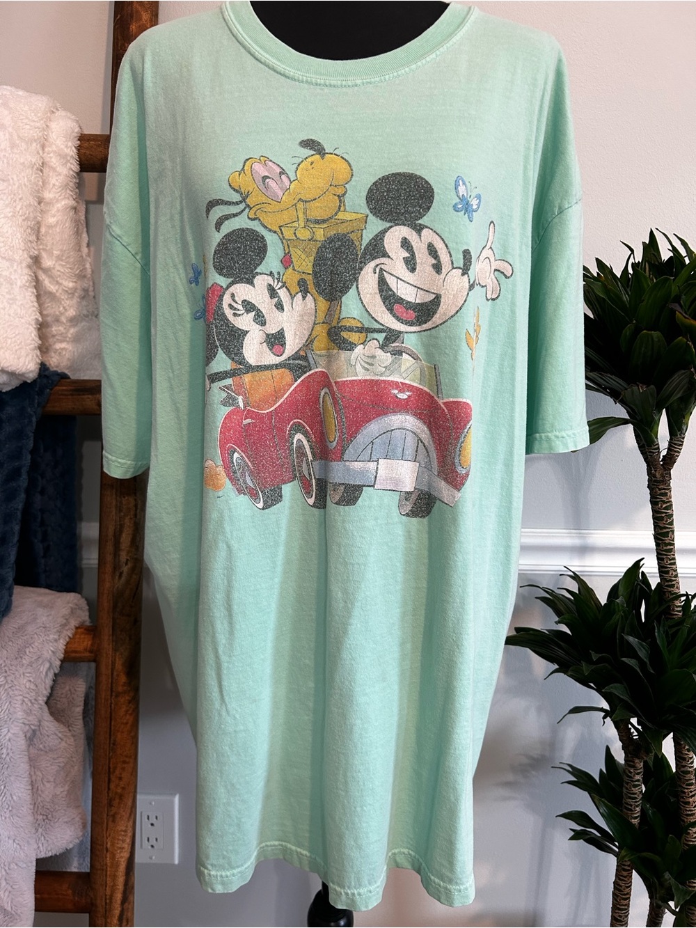 Comfort Colors Mint Women’s  Tee with Mickey & Friends Car Graphic Size 2XL